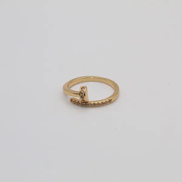 Anillo Clavo Circonias
