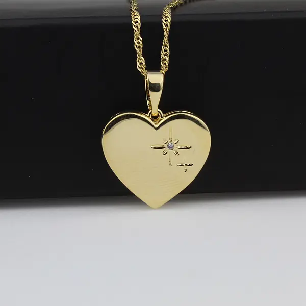 Dije Relicario Corazon Mediano