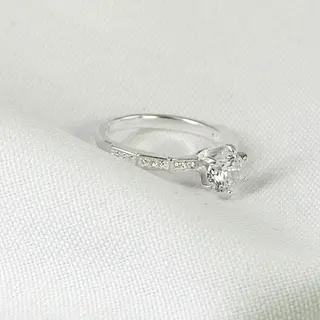 Anillo Alicia 6 Puntas